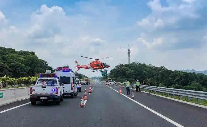 新密高速公路汽车救援案例